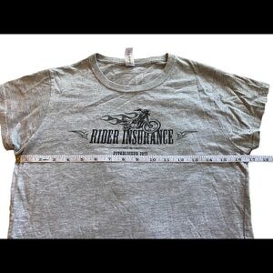 𝅺gildan Riders insurance Tshirt size Medium